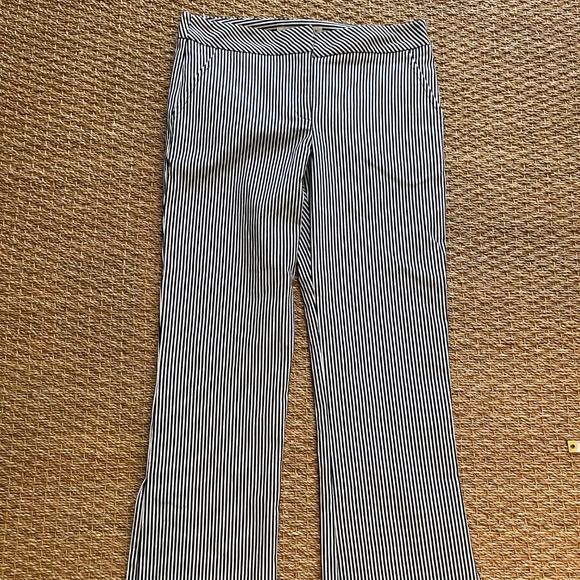 NWT Trina Turk Navy Blue and White Pants in Size 2 - Picture 1 of 11